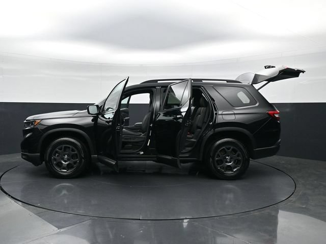 Used 2025 Honda Pilot TrailSport image 52