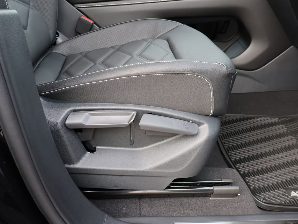 New 2026 Volkswagen Atlas SE image 14