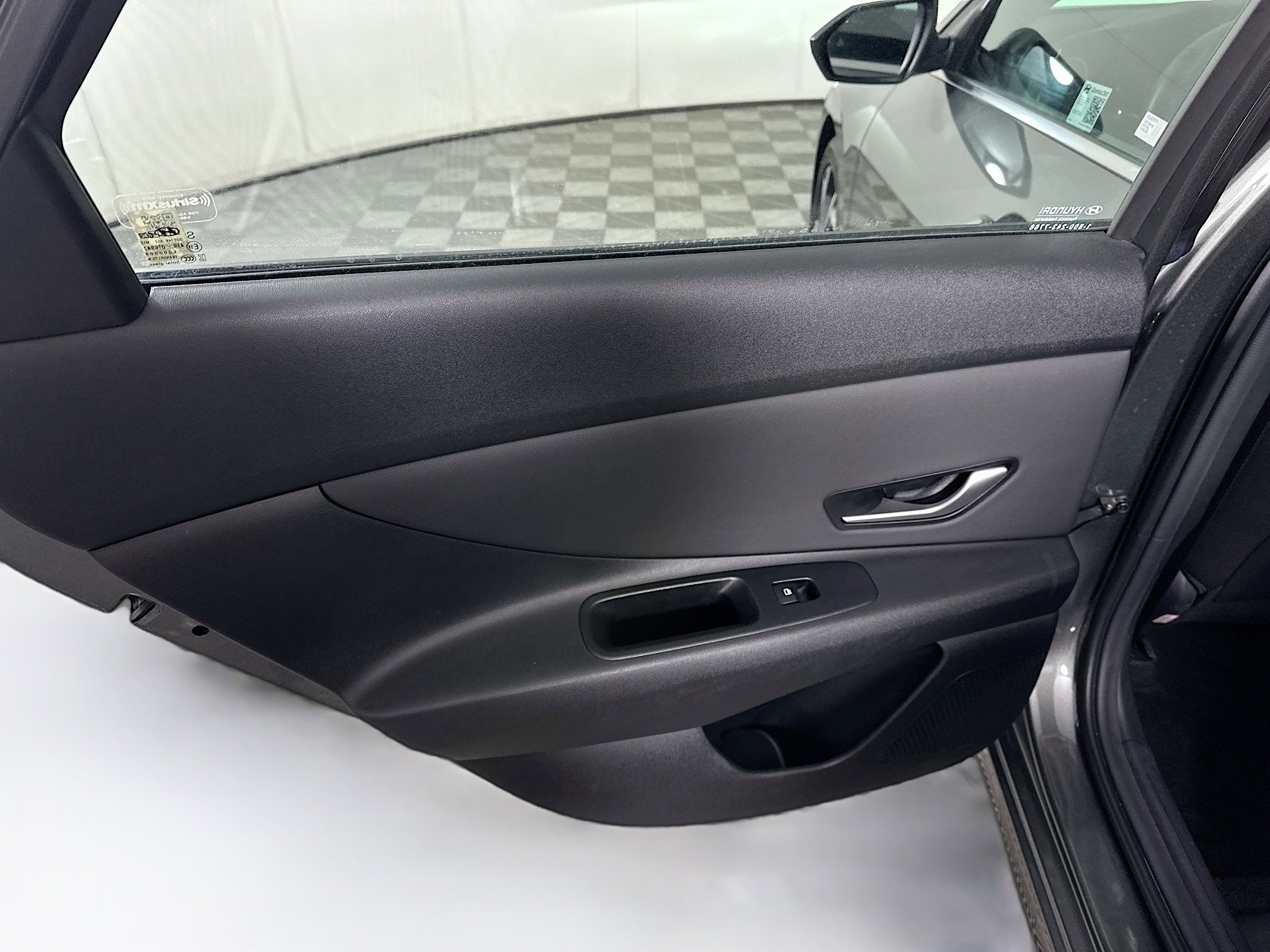 Used 2025 Hyundai Elantra SEL image 27