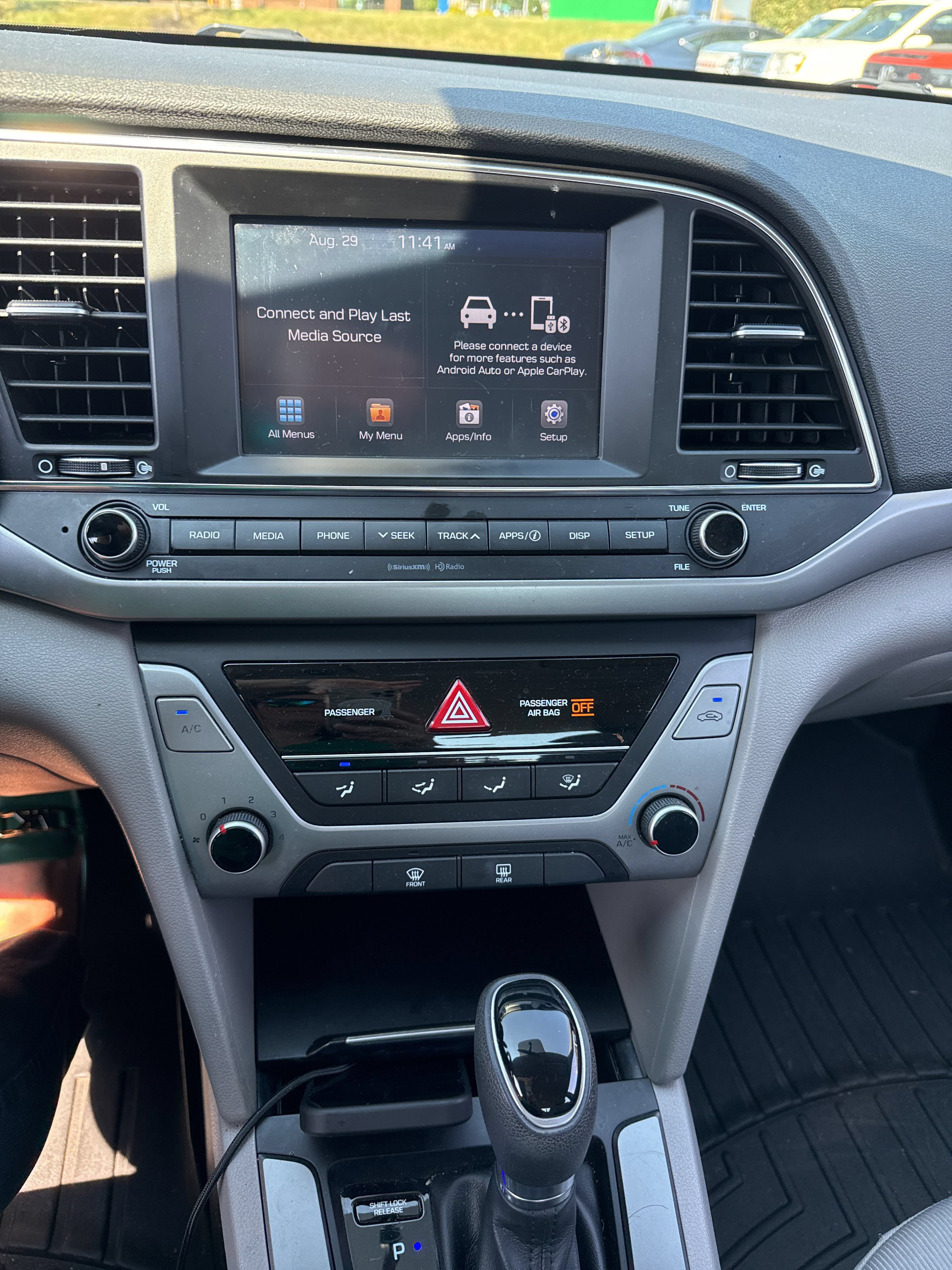 Used 2018 Hyundai Elantra SEL w/ Cargo Package FWD image 2
