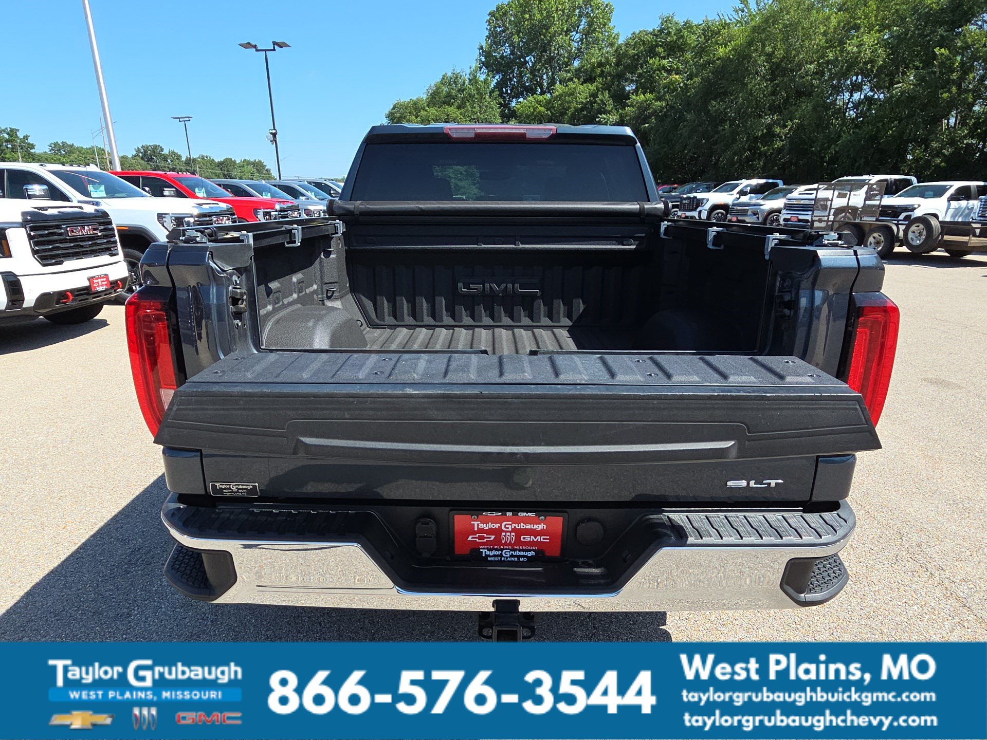 Used 2020 GMC Sierra 1500 SLT AWD/4WD image 9