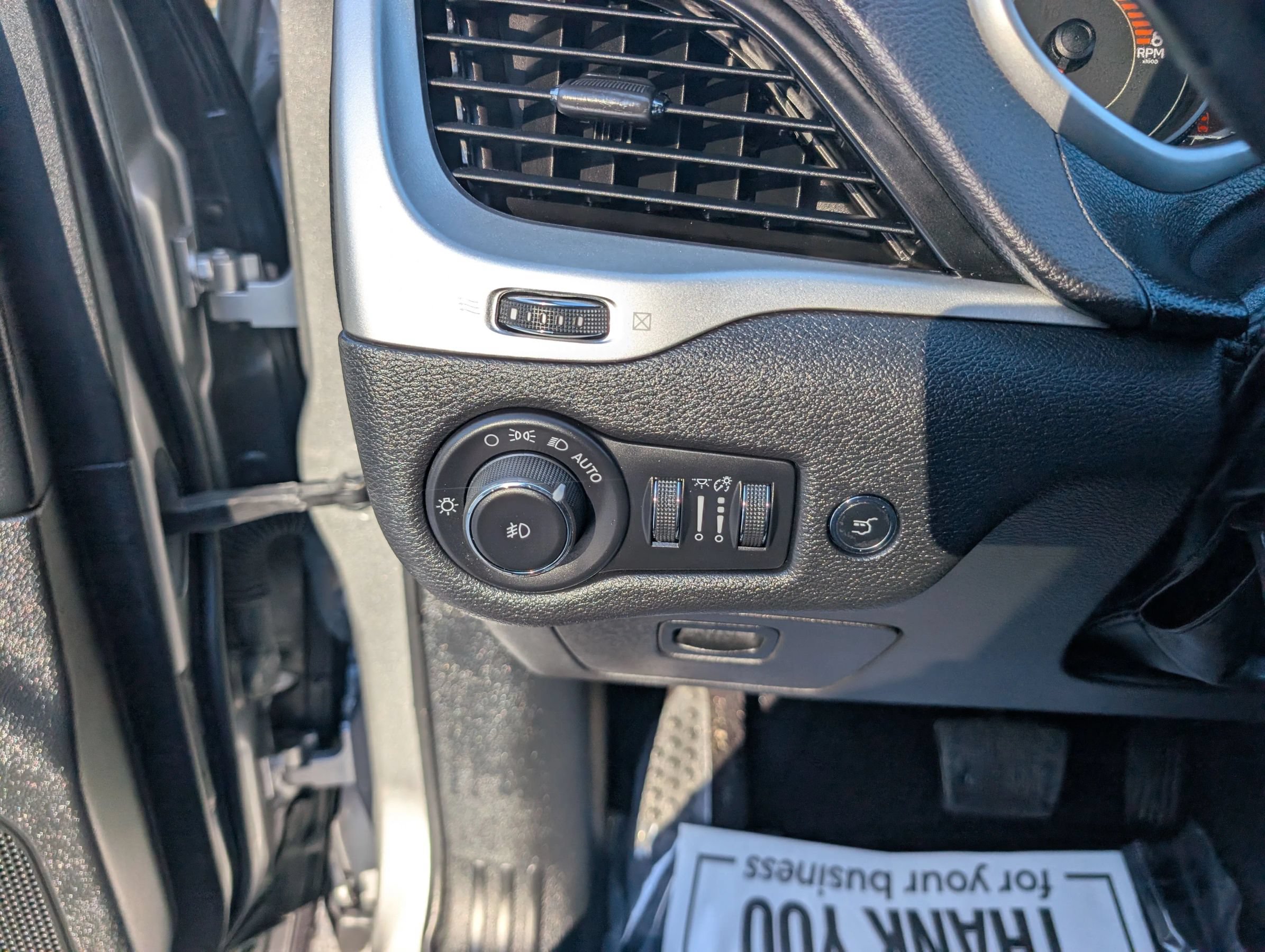 Used 2017 Jeep Cherokee Limited w/ Luxury Group AWD/4WD image 30