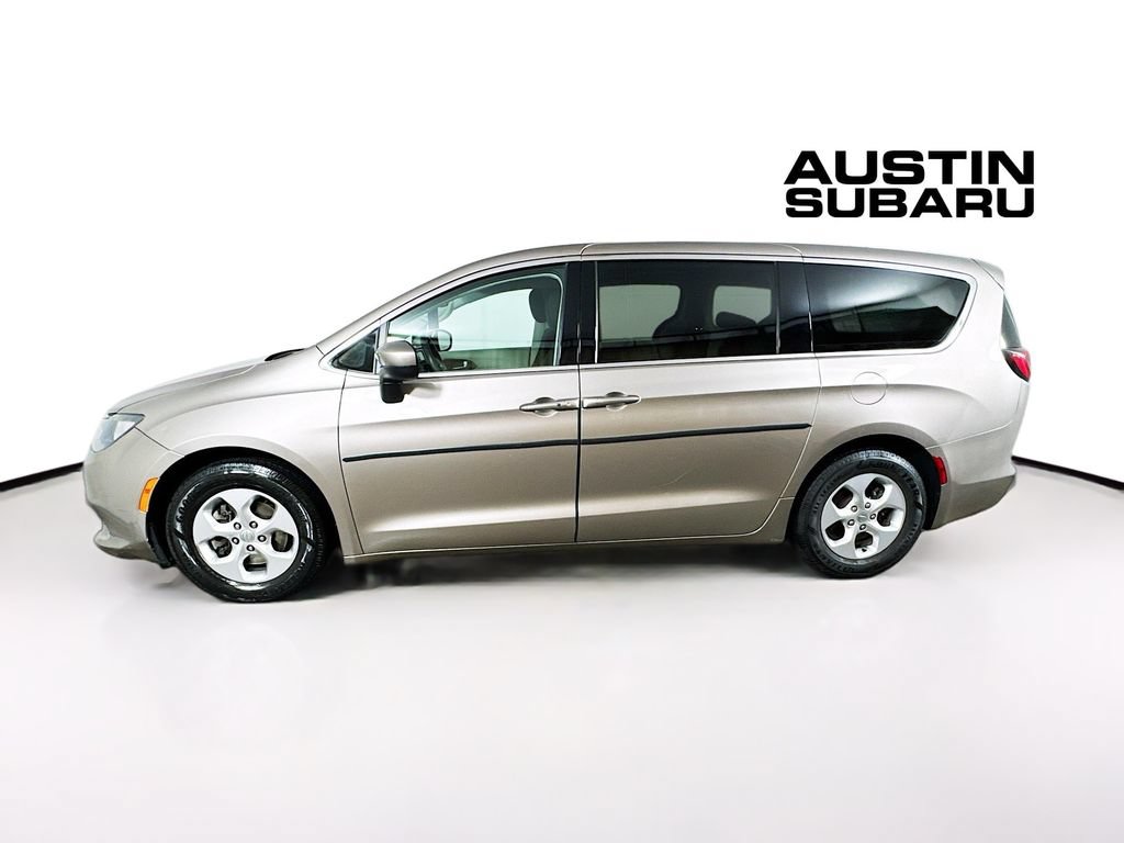 Used 2017 Chrysler Pacifica LX w/ Tire & Wheel Group FWD image 4