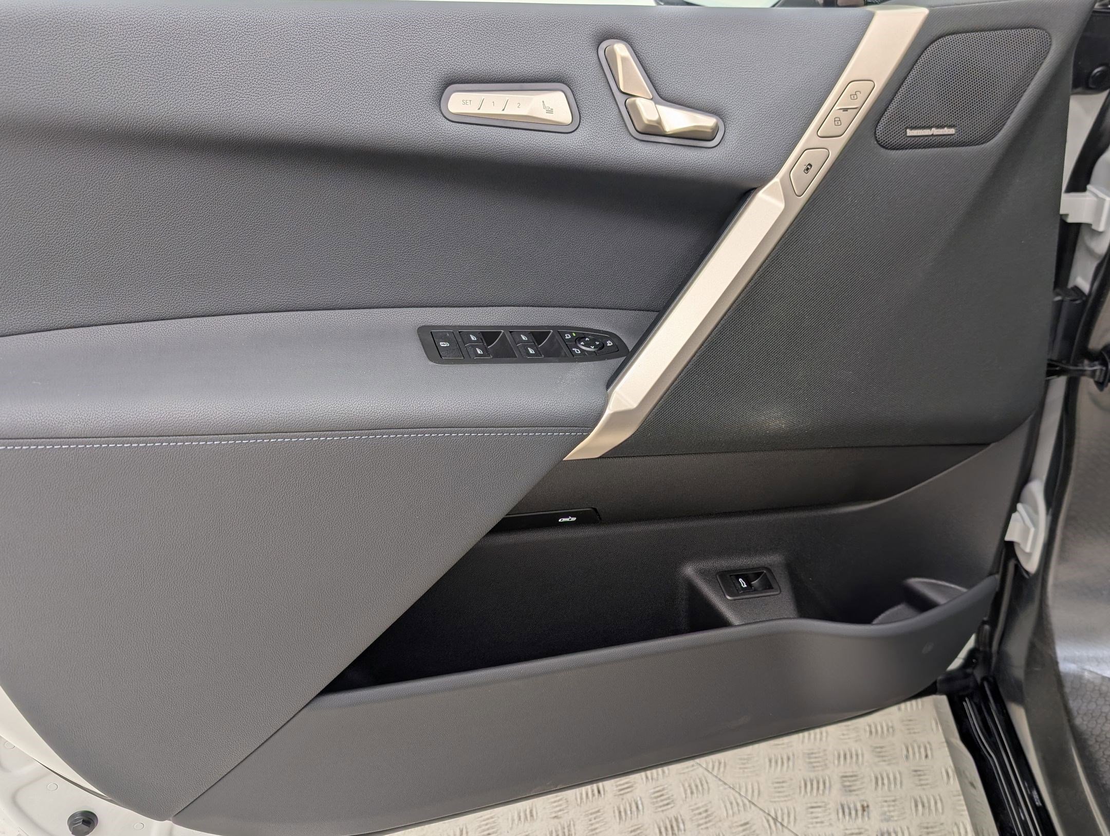 New 2026 BMW iX xDrive45 image 21