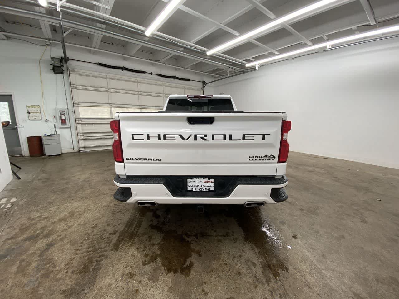 Used 2023 Chevrolet Silverado 1500 High Country w/ Technology Package AWD/4WD image 5