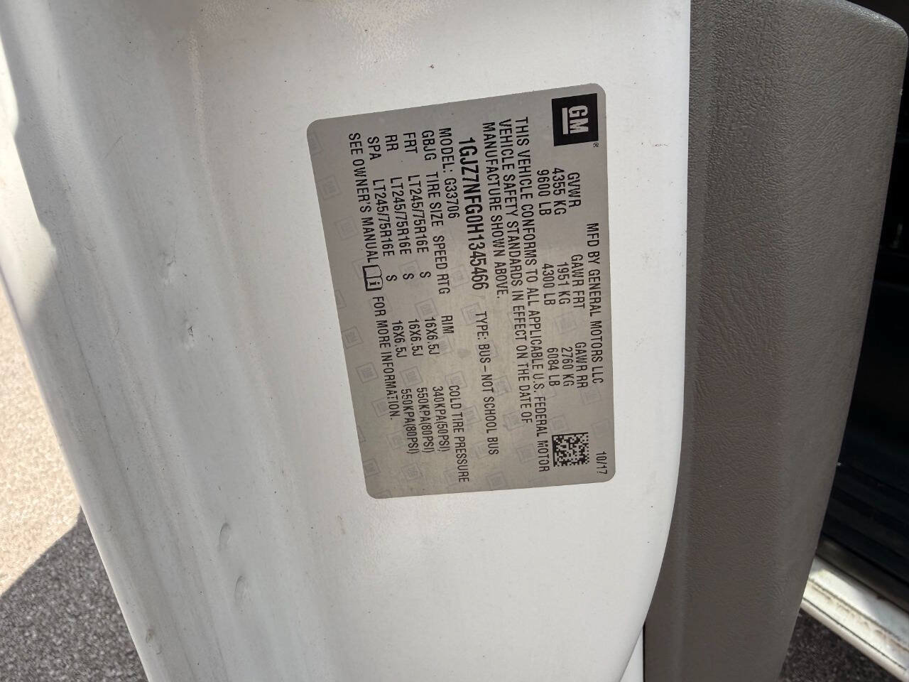 Used 2017 GMC Savana 3500 LS RWD image 50