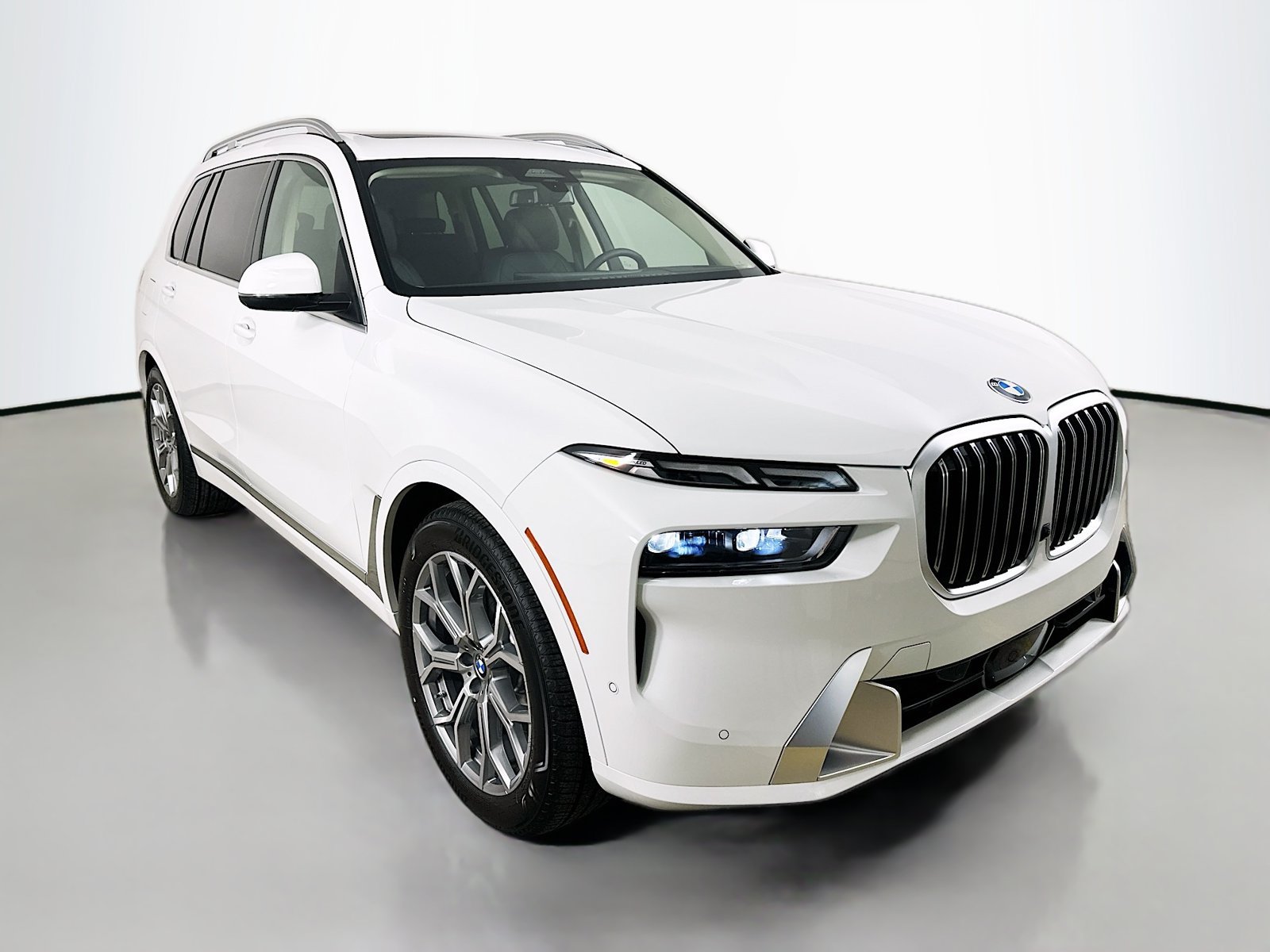 New 2027 BMW X7 xDrive40i w/ Premium Package AWD/4WD image 3