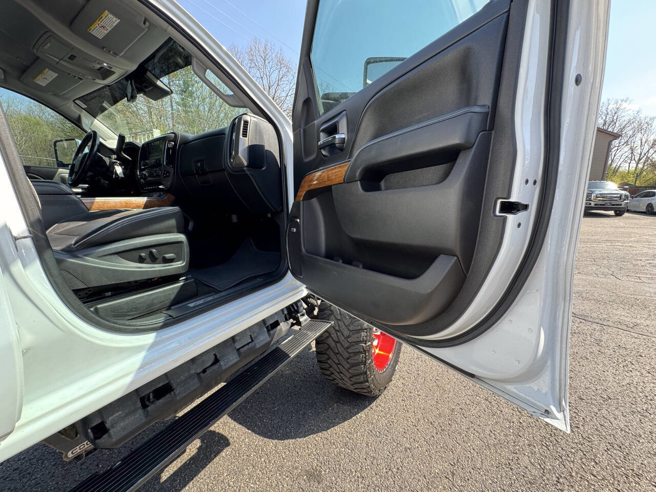 Used 2017 Chevrolet Silverado 2500 High Country w/ Duramax Plus Package AWD/4WD image 29