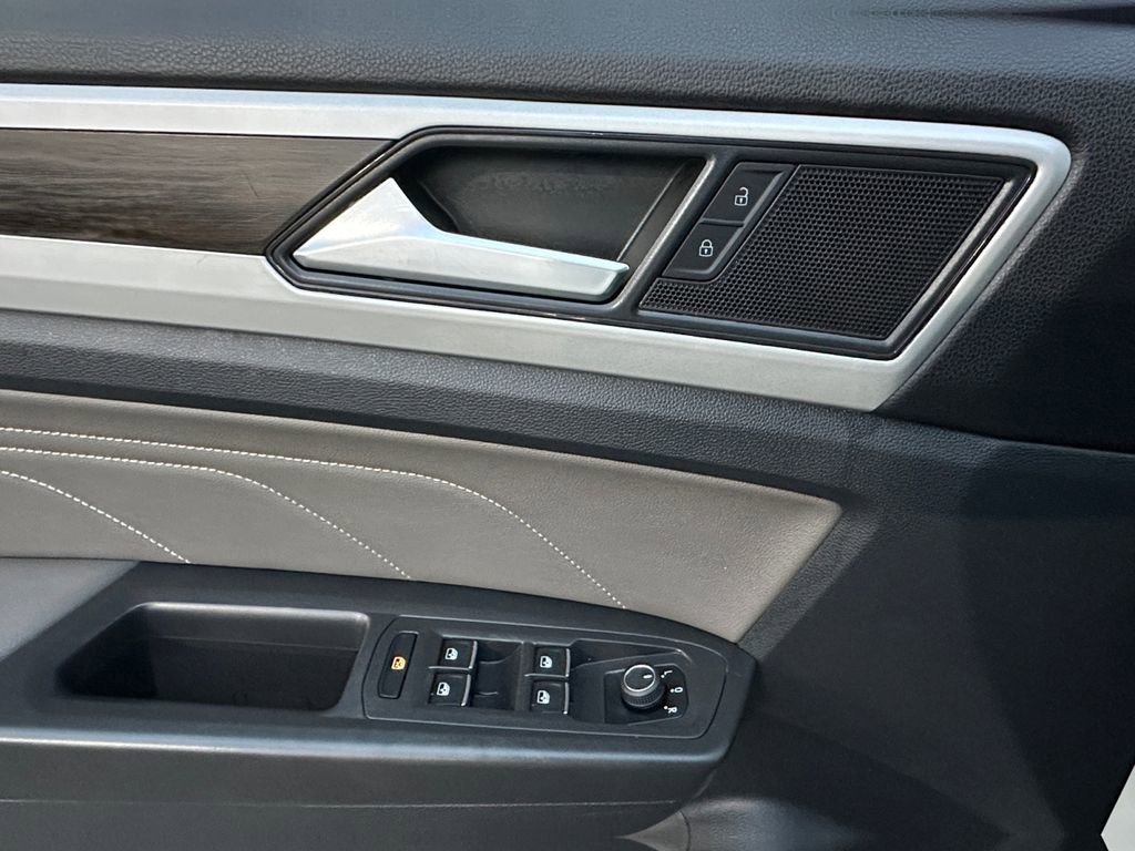 Used 2022 Volkswagen Atlas SE w/ Panoramic Sunroof Package image 11