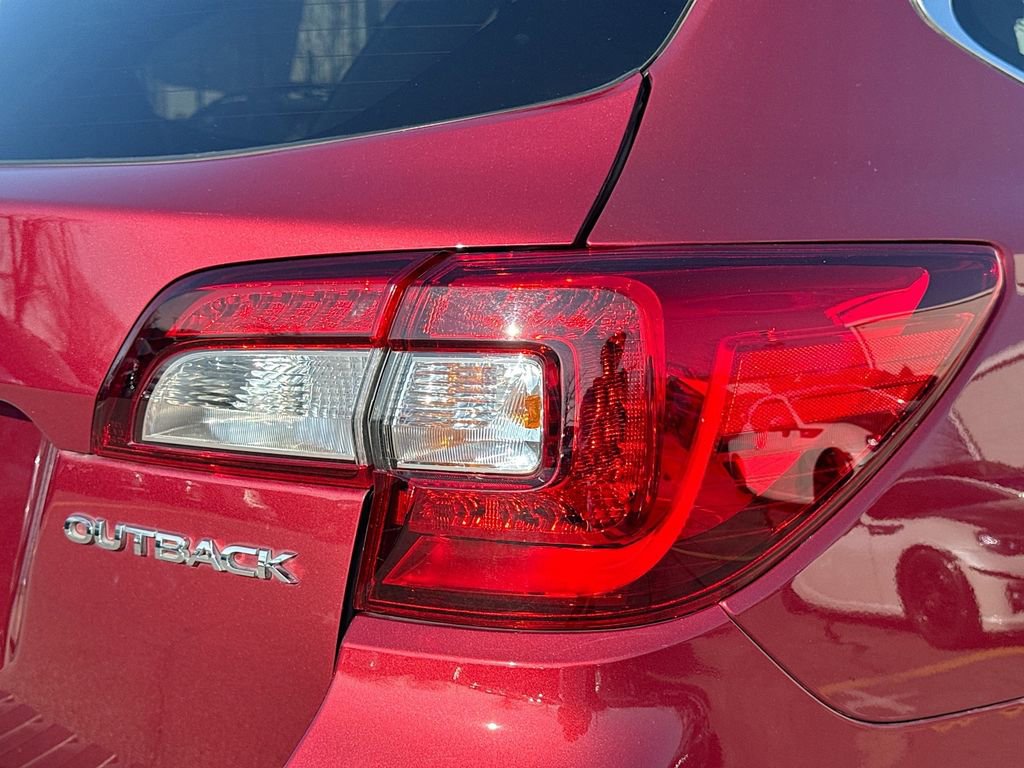 Used 2018 Subaru Outback 2.5i Premium image 34