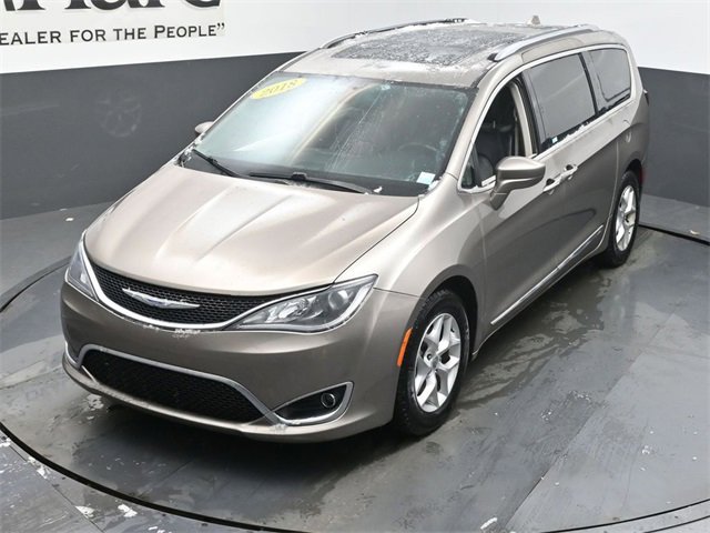 Used 2018 Chrysler Pacifica Touring-L Plus w/ Tire & Wheel Group image 46