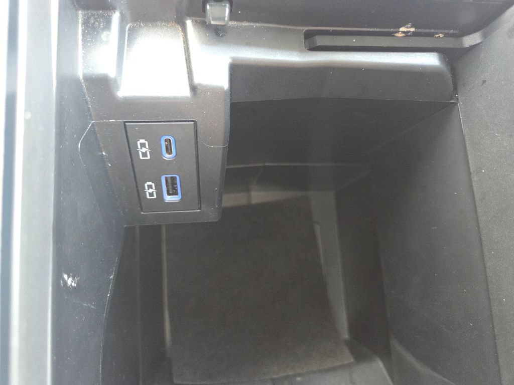 Used 2021 Toyota Sienna XLE FWD image 17