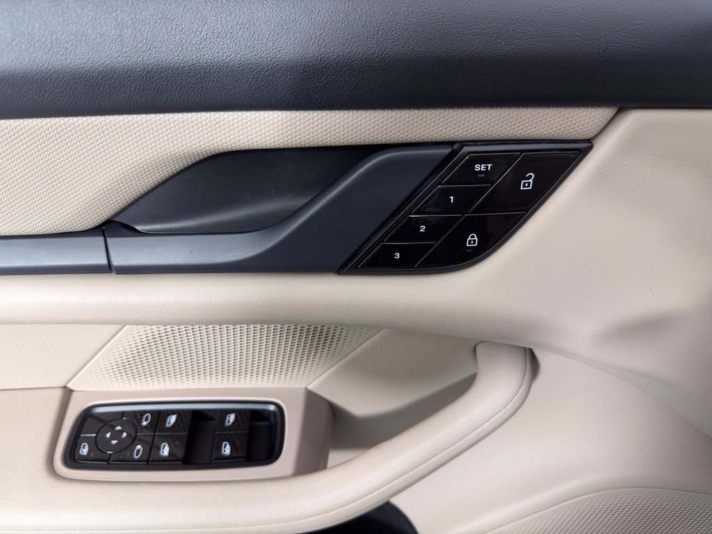 Certified 2021 Porsche Taycan RWD image 18