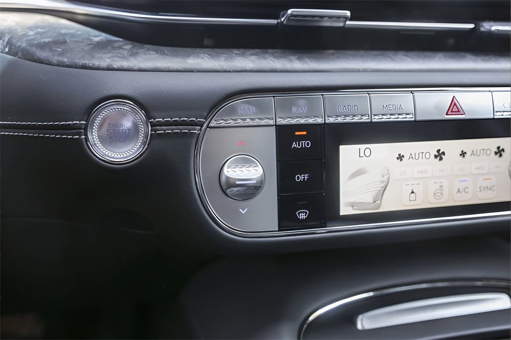 Used 2025 Genesis G90 3.5T image 19