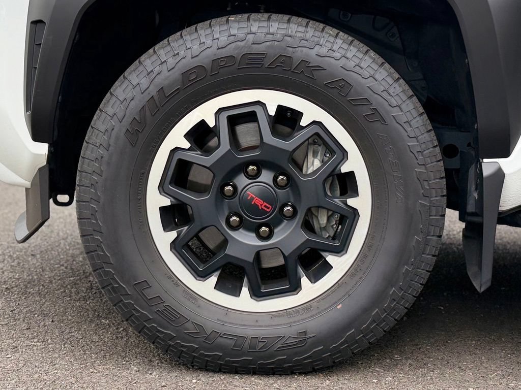 Certified 2025 Toyota 4Runner TRD Off-Road Premium AWD/4WD image 9