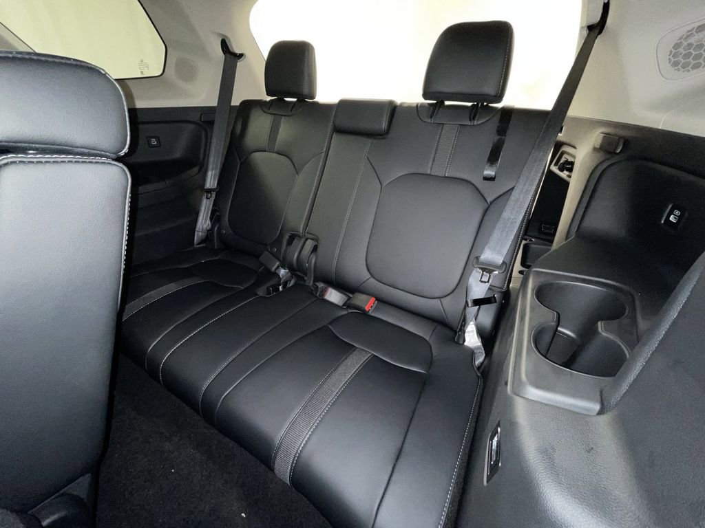Used 2023 Honda Pilot Touring image 31