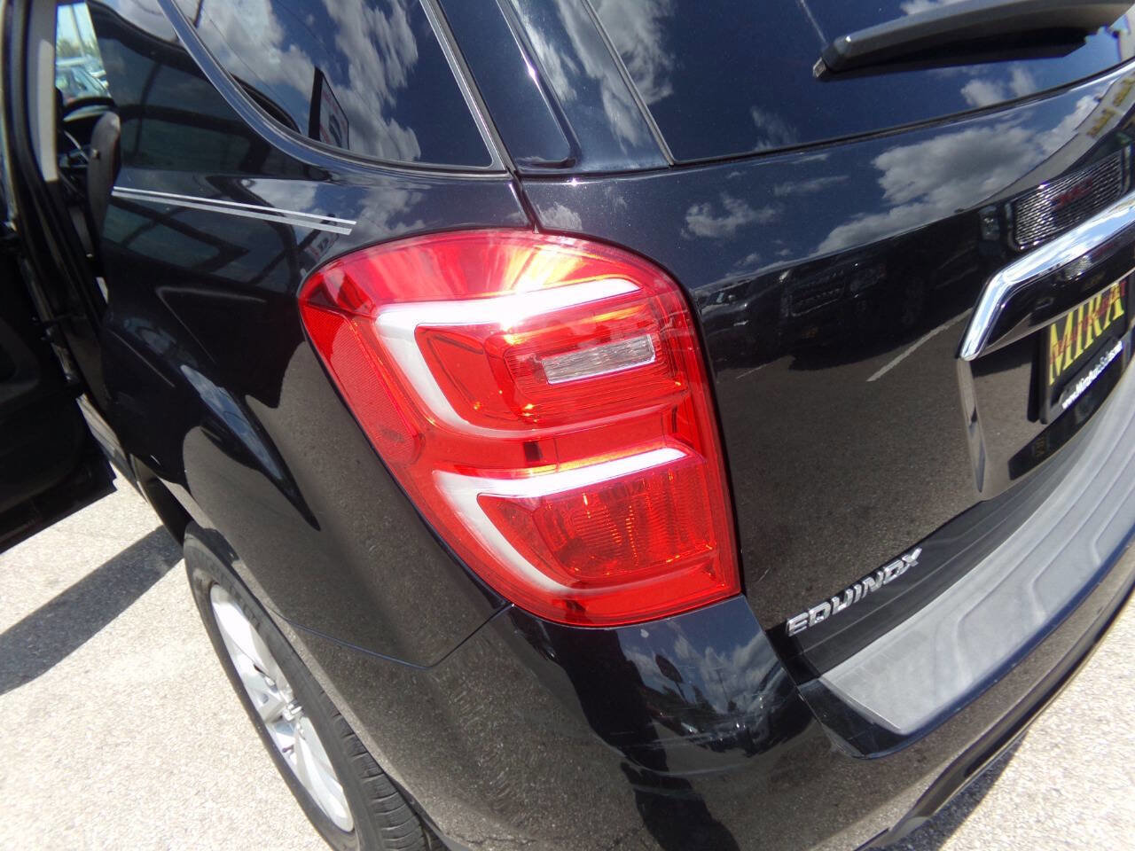Used 2017 Chevrolet Equinox LT w/ Convenience Package image 13