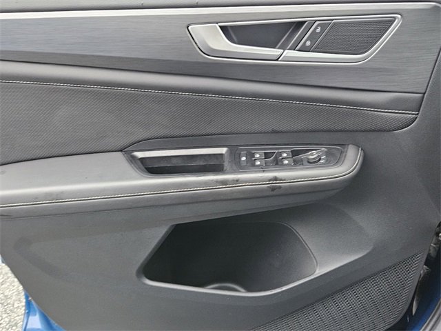 Certified 2025 Volkswagen Atlas Cross Sport SE image 28