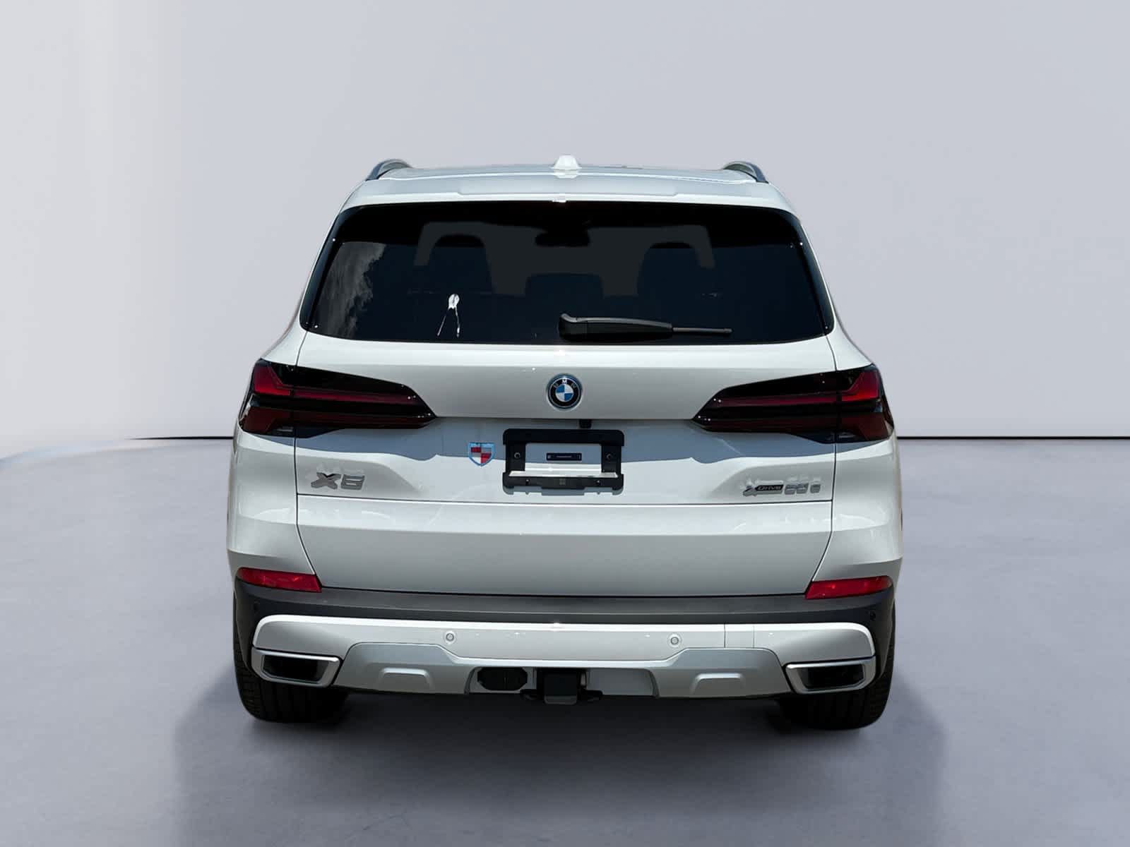 New 2026 BMW X5 xDrive50e w/ Climate Comfort Package AWD/4WD image 4