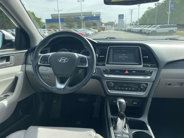 Used 2018 Hyundai Sonata Limited image 13