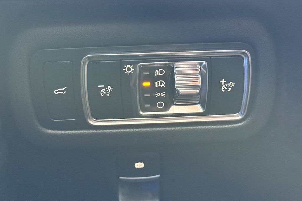 Used 2024 Lincoln Nautilus Reserve w/ Equipment Group 202A image 32