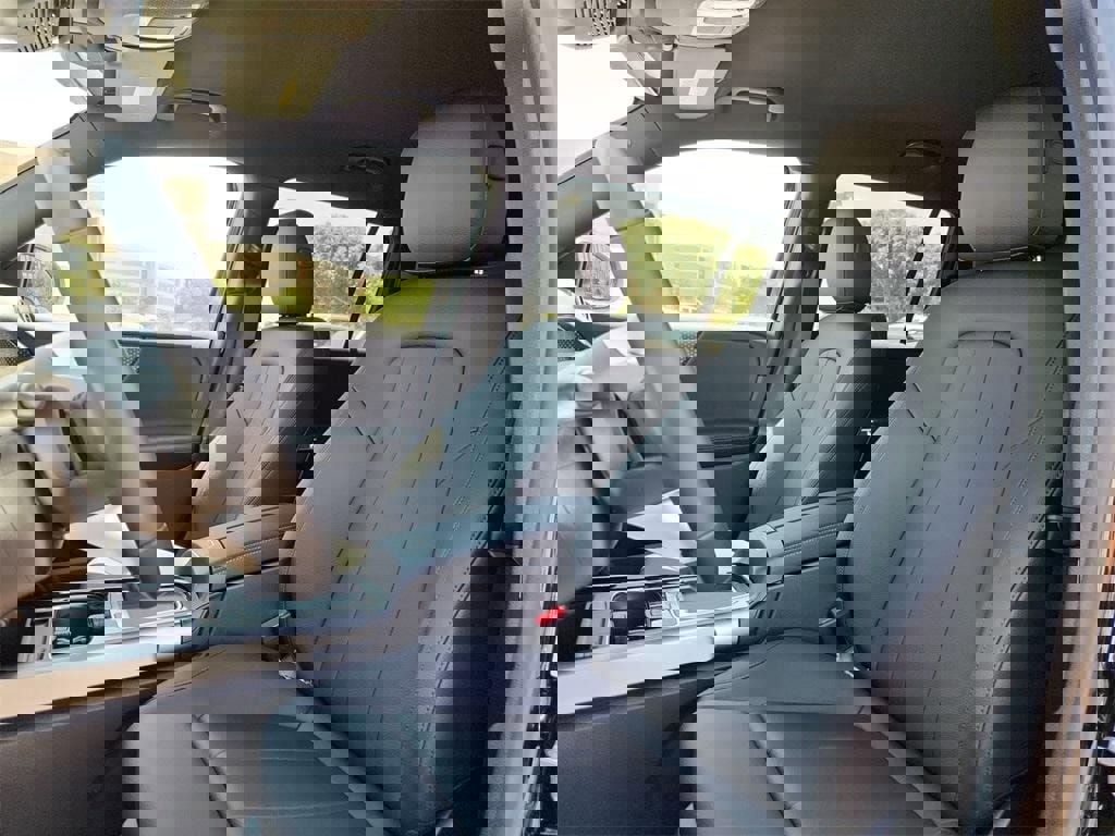 New 2025 Mercedes-Benz GLB 250 image 16