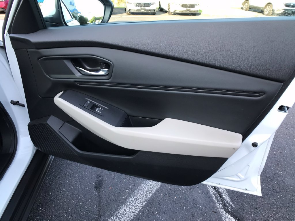 Certified 2024 Honda Accord EX image 27