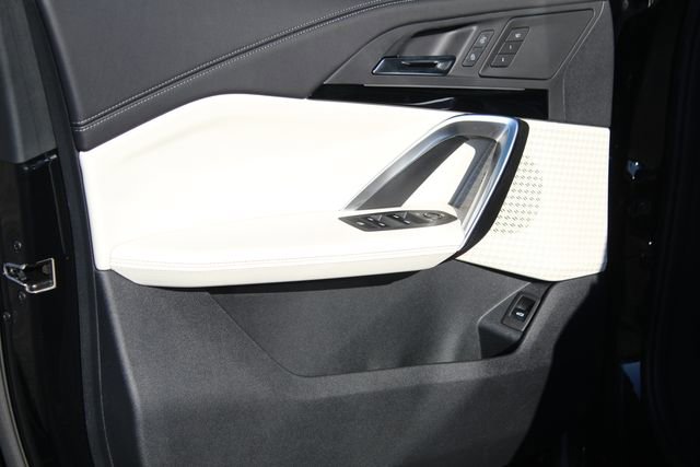 Used 2026 BMW X1 xDrive28i w/ Technology Package image 19