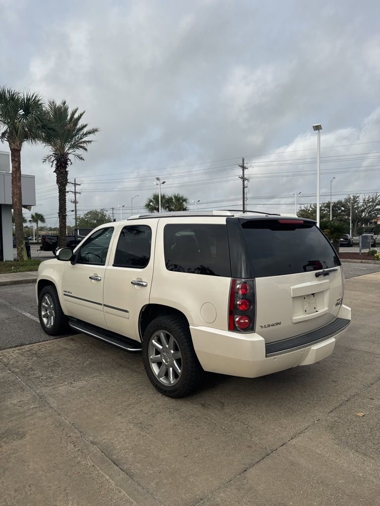 Used 2013 GMC Yukon Denali image 7