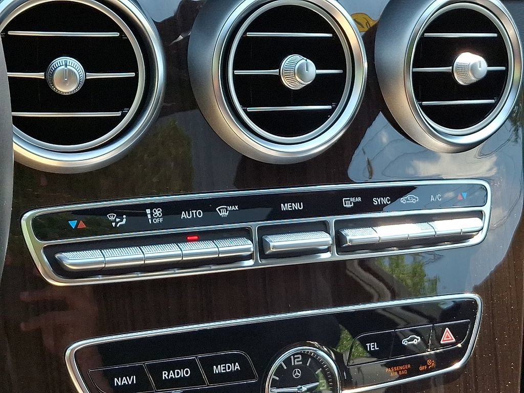 Used 2019 Mercedes-Benz C 300 4MATIC Sedan image 21