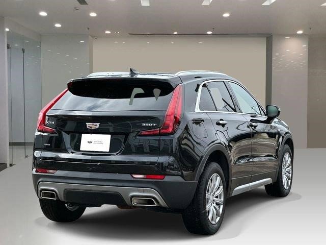 Certified 2023 Cadillac XT4 Premium Luxury w/ Cold Weather Package AWD/4WD image 4