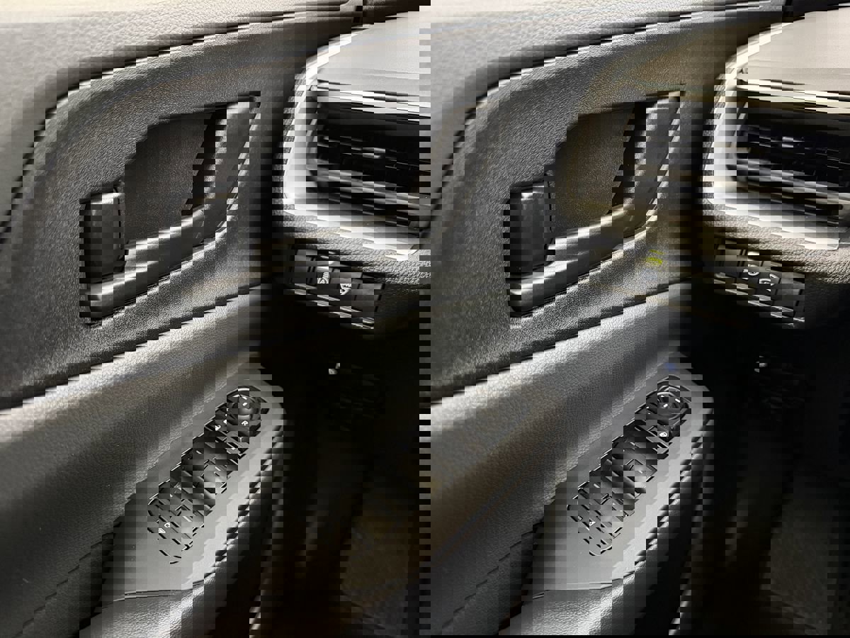 Used 2025 Toyota Prius LE image 16