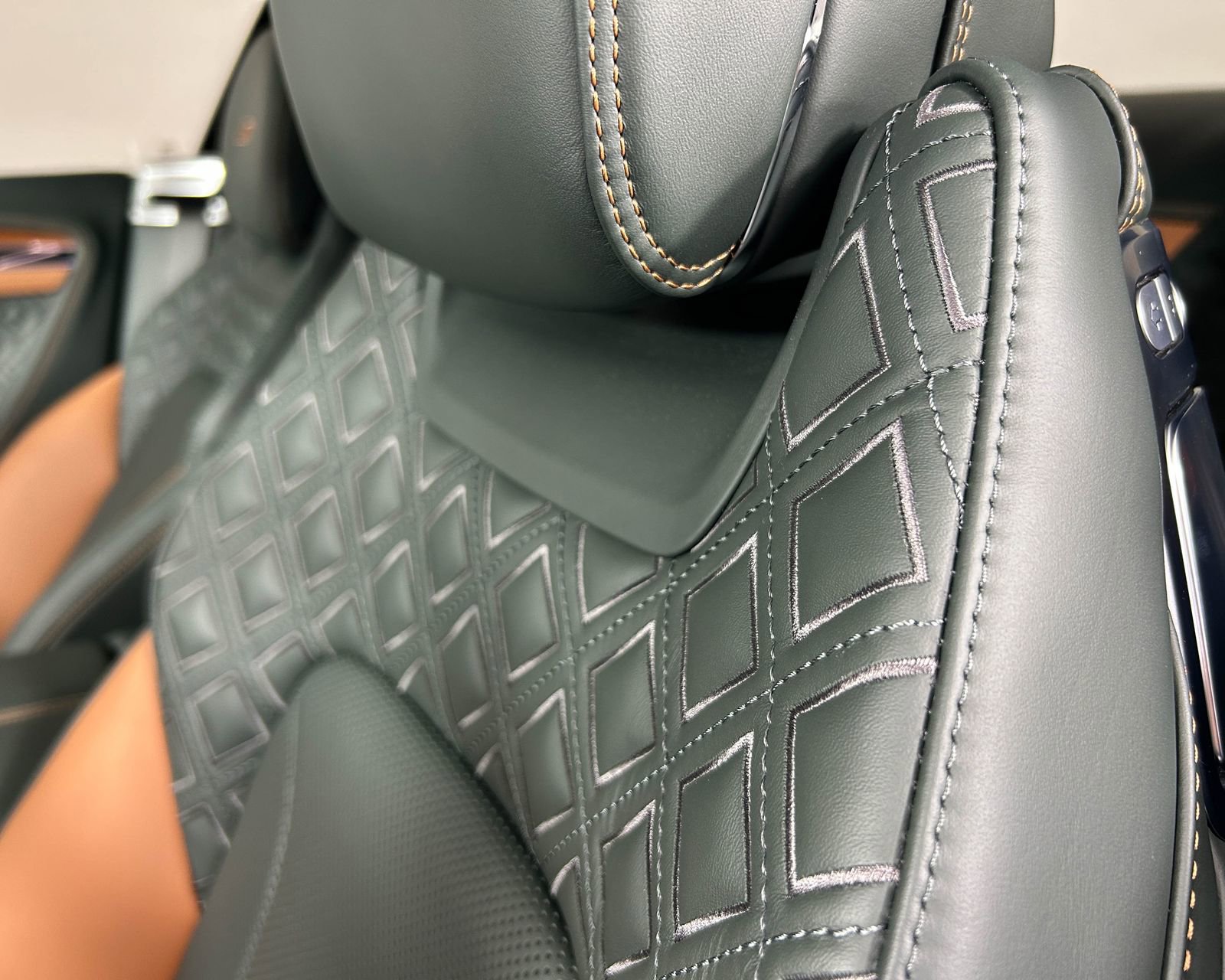 Used 2024 Bentley Continental GT V8 image 20