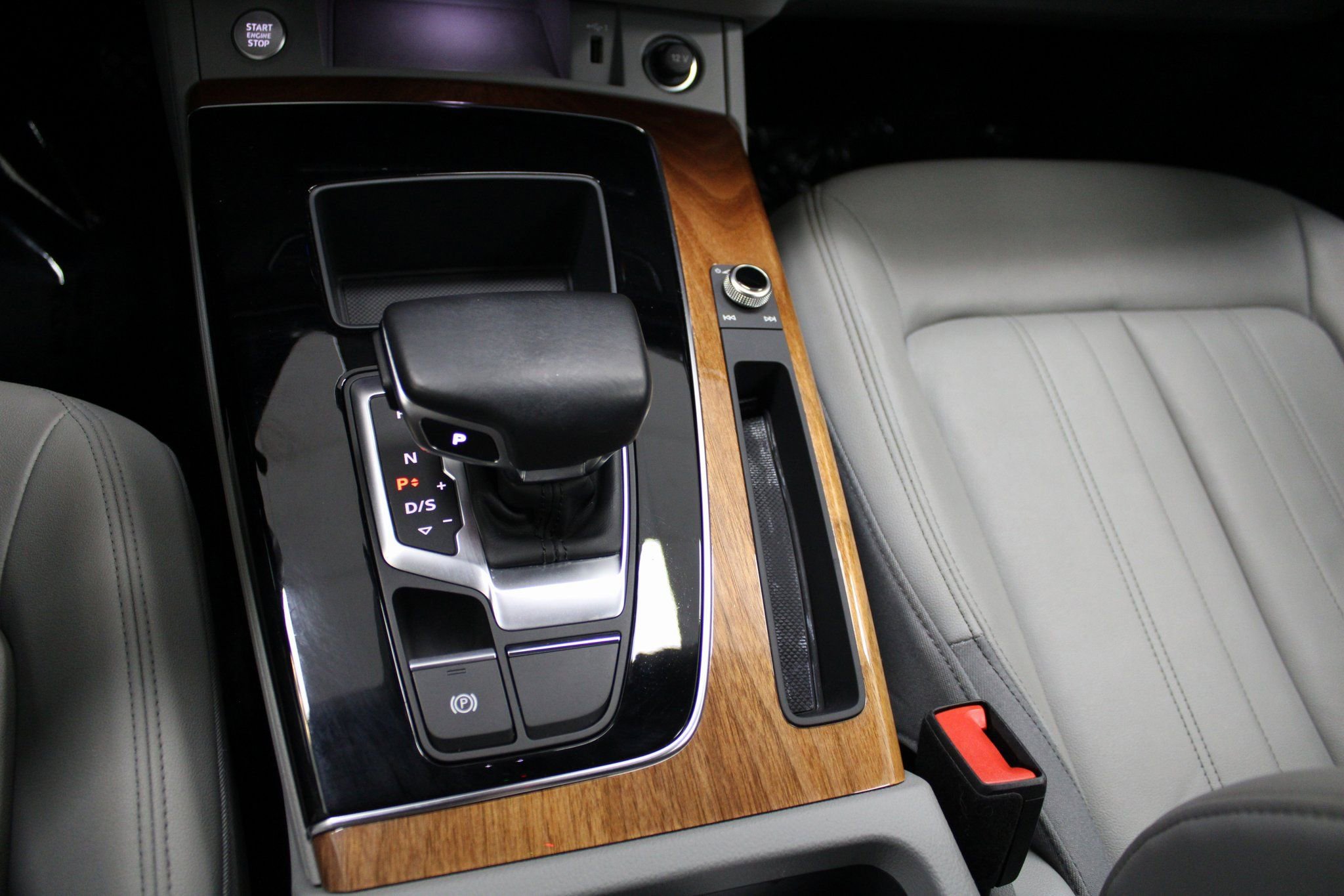 Used 2022 Audi Q5 2.0T Premium w/ Convenience Package image 33