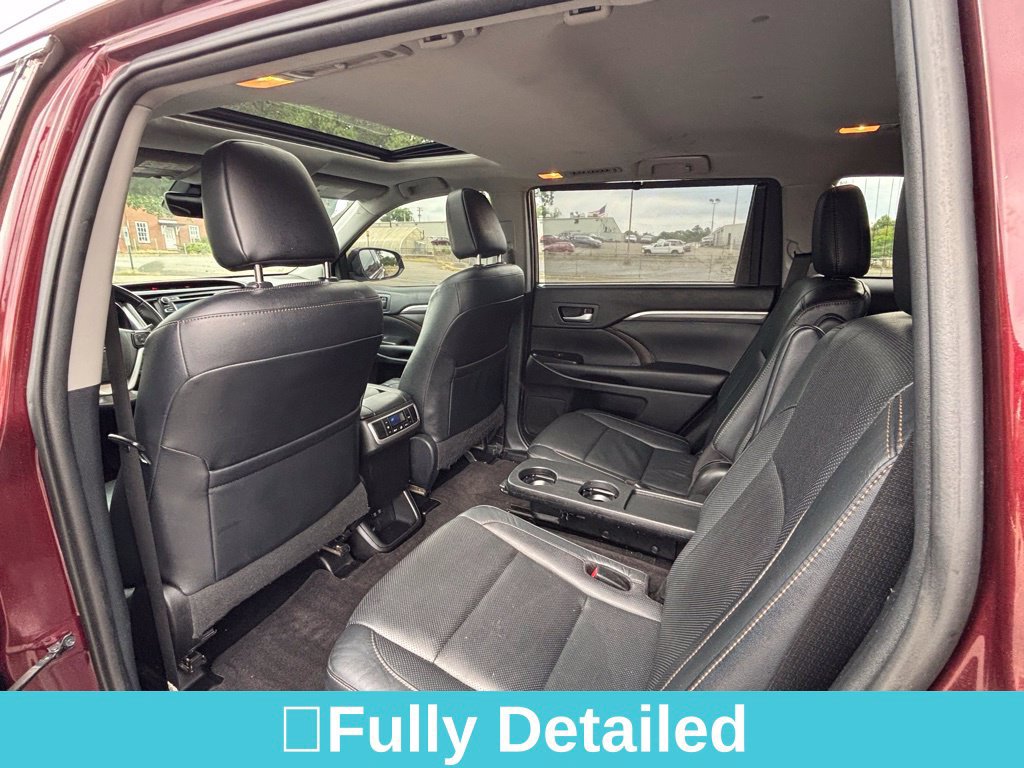 Used 2019 Toyota Highlander Limited w/ Carpet Mat Package (TMS) AWD/4WD image 34
