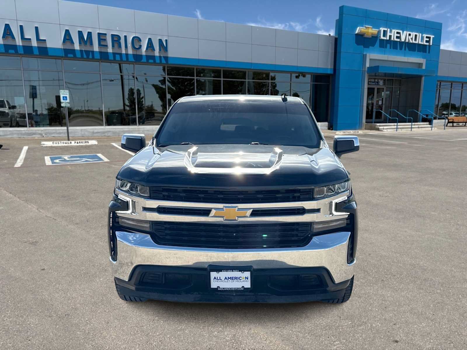 Used 2022 Chevrolet Silverado 1500 LT RWD image 3