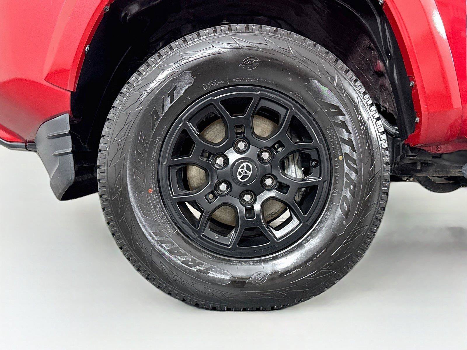 Certified 2022 Toyota Tacoma SR5 RWD image 38