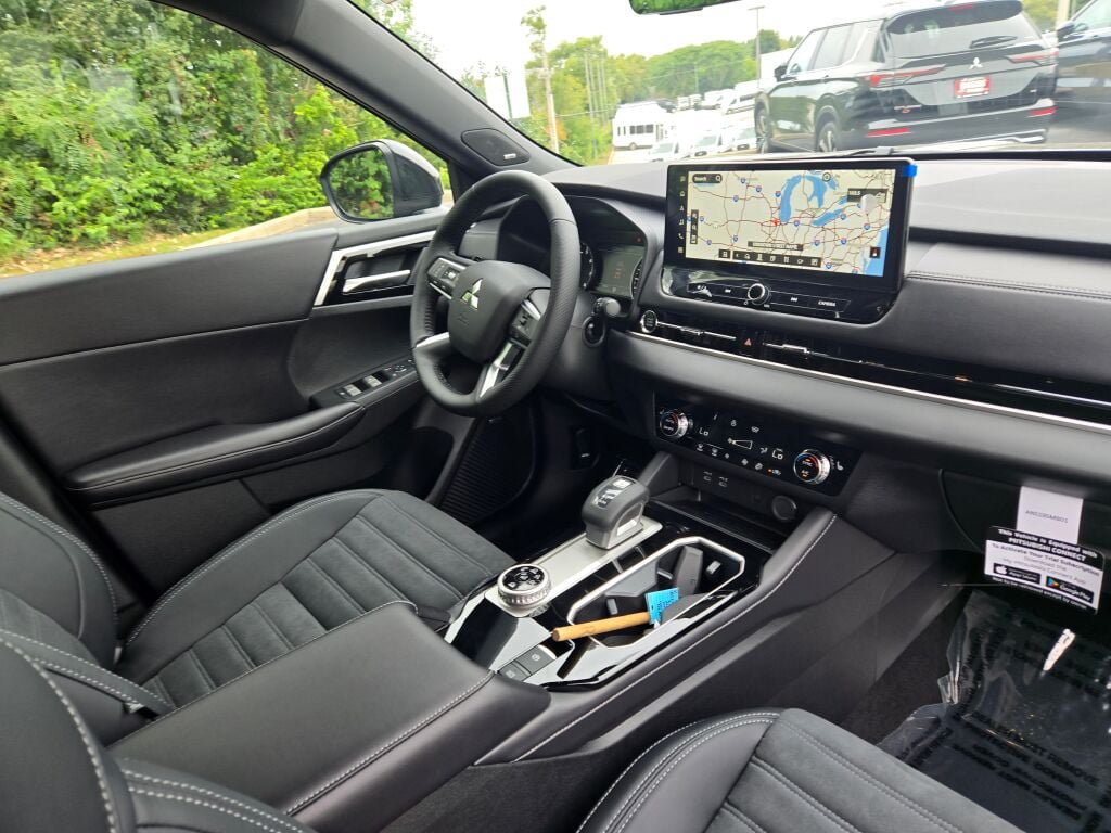 New 2026 Mitsubishi Outlander LE AWD/4WD image 5