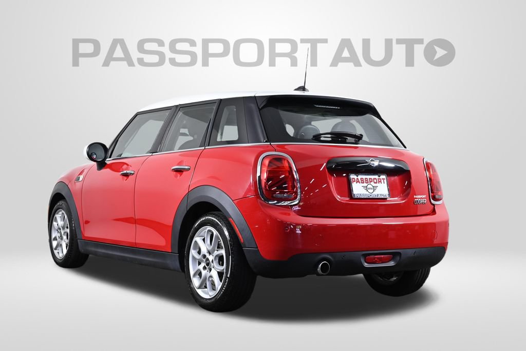 Used 2021 MINI Cooper 4-Door Hardtop w/ 6.5" Touchscreen Package FWD image 5
