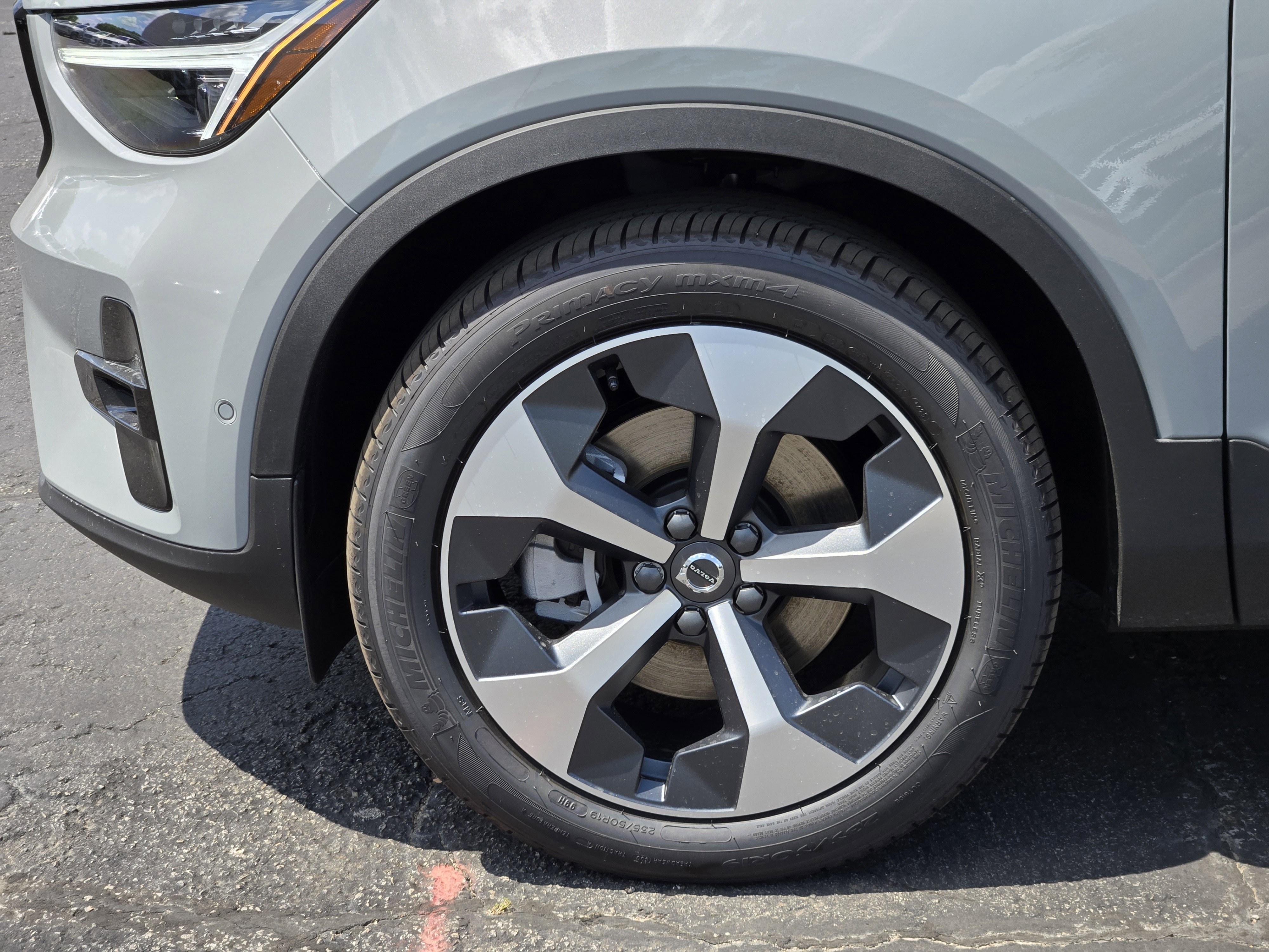 New 2026 Volvo XC40 B5 Plus w/ Protection Package Premier image 12