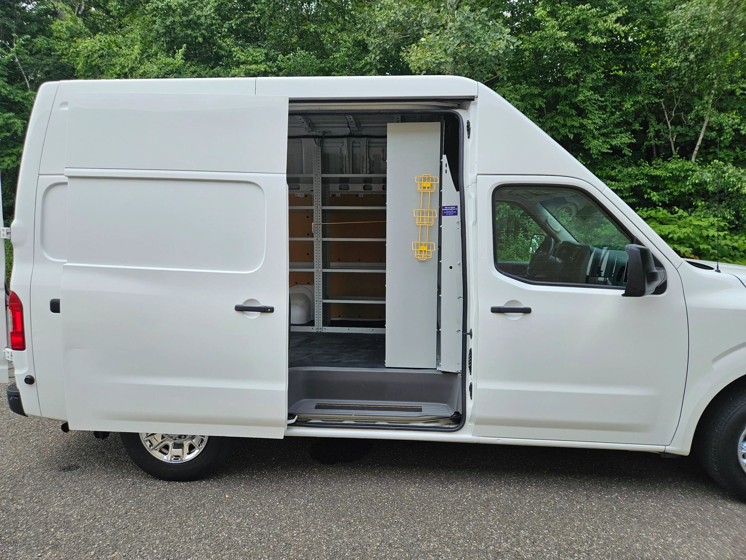 Used 2018 Nissan NV 2500 SV image 7