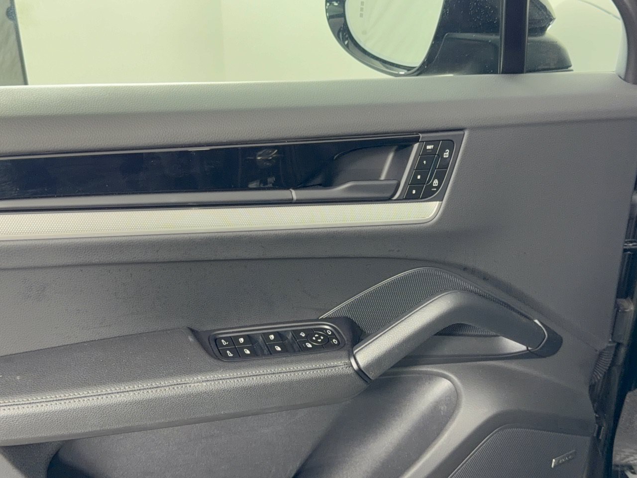 Certified 2026 Porsche Cayenne AWD/4WD image 15
