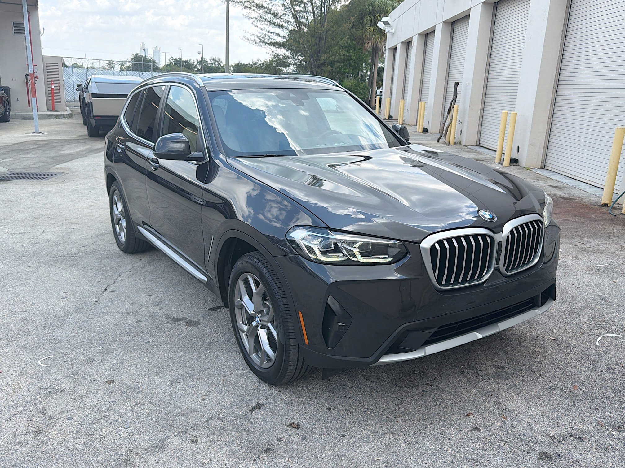 Used 2023 BMW X3 xDrive30i w/ Premium Package w/ZPA AWD/4WD image 1
