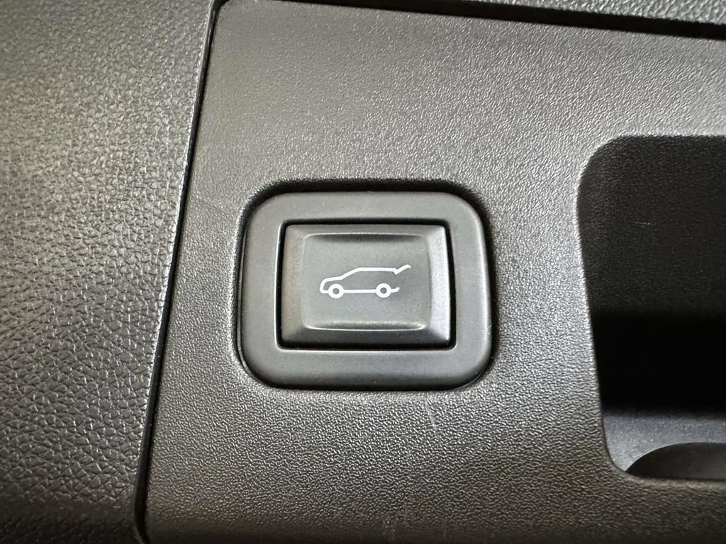 Used 2023 Cadillac XT4 Sport AWD/4WD image 13