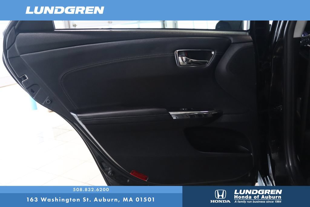 Used 2015 Toyota Avalon XLE FWD image 13