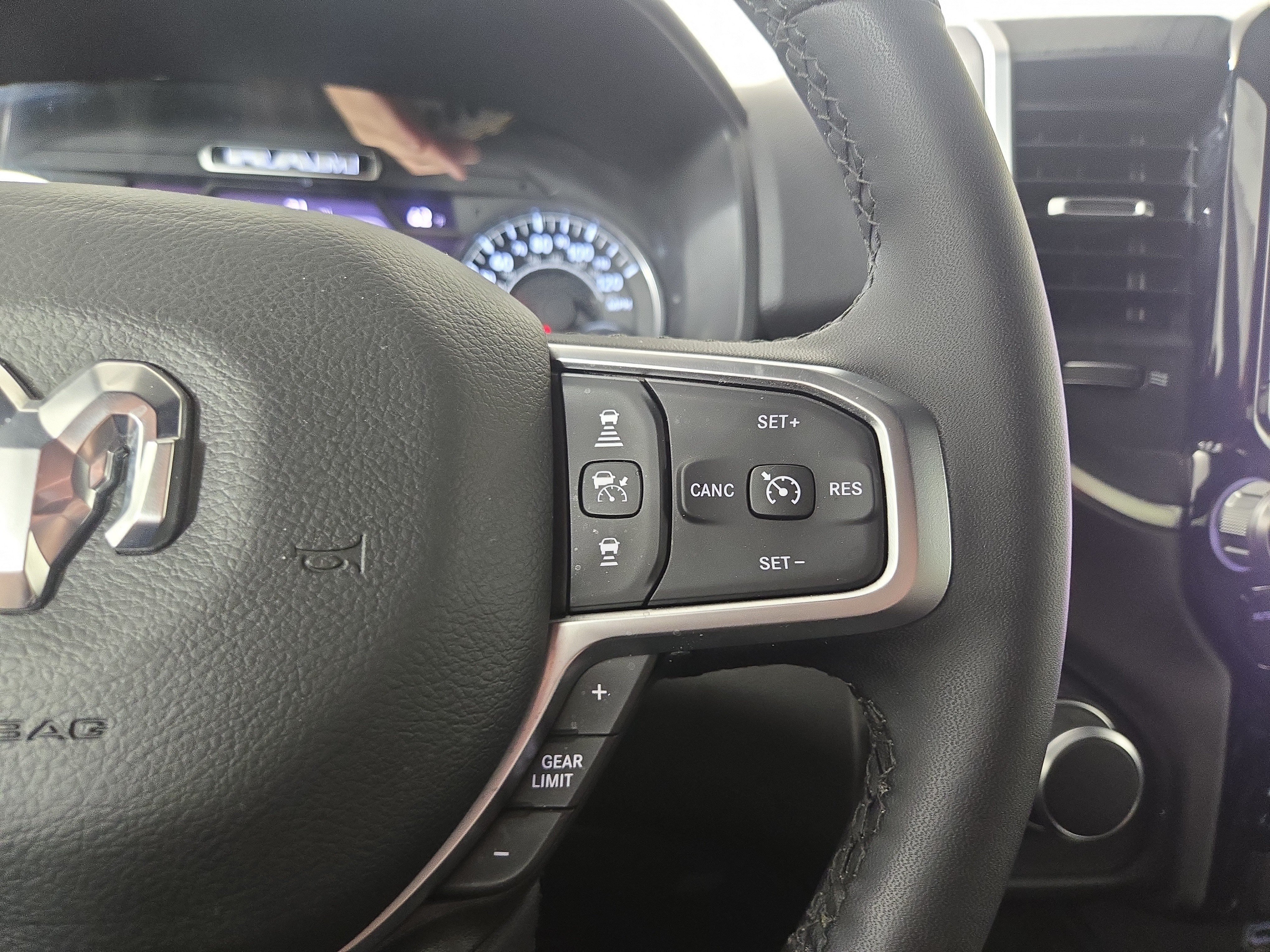 Certified 2025 RAM 1500 Big Horn AWD/4WD image 17