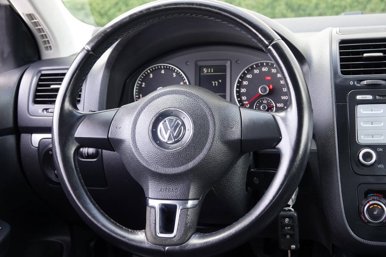 Used 2010 Volkswagen Jetta Limited Edition FWD image 89
