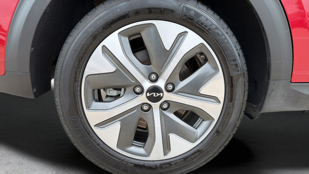 Used 2022 Kia Niro EX w/ Cold Weather Package FWD image 13