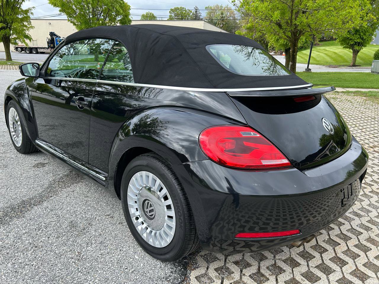 Used 2014 Volkswagen Beetle 2.5 FWD image 7