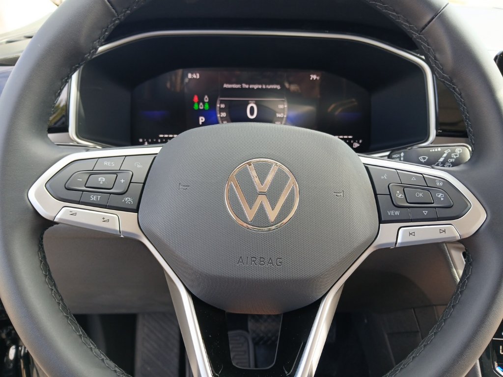 New 2027 Volkswagen Taos SE FWD image 14